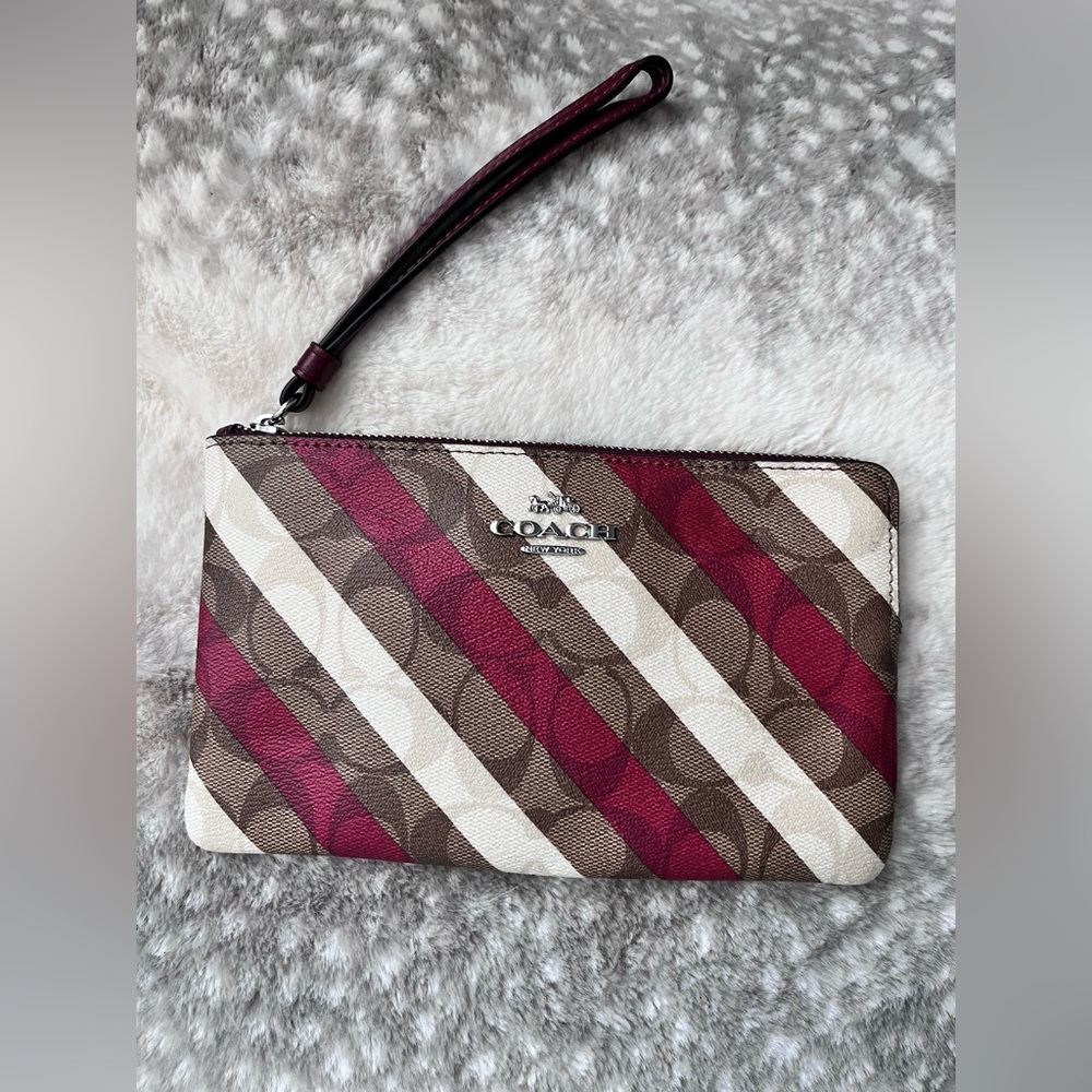 Coach Wristlet Brand New